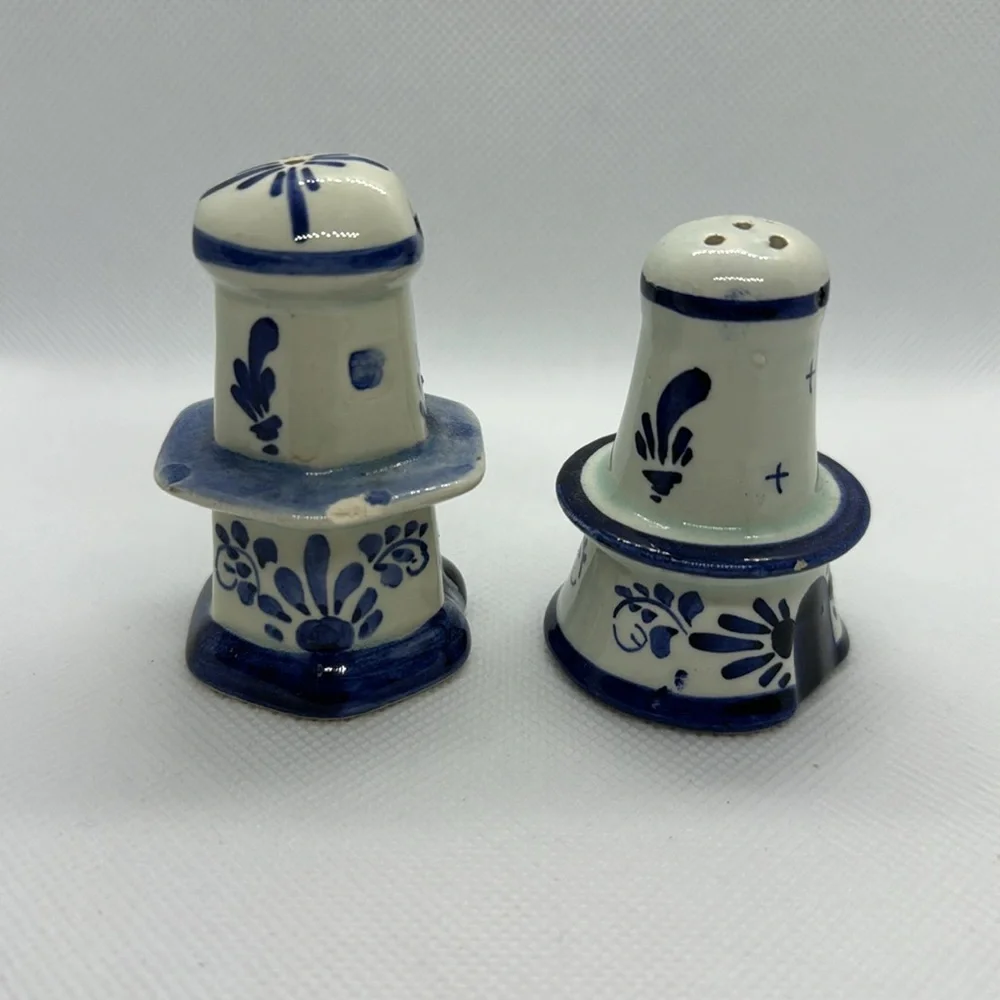 3/$25 Vintage Delft Blue windmill salt and pepper shakers. - Picture 2 of 6